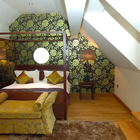 Hotel The Bear'S Paw Warmingham Exteriér fotografie A suite at the hotel