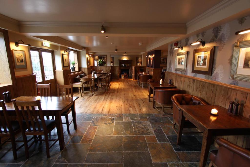 Hotel The Bear'S Paw Warmingham Exteriér fotografie The interior of the pub