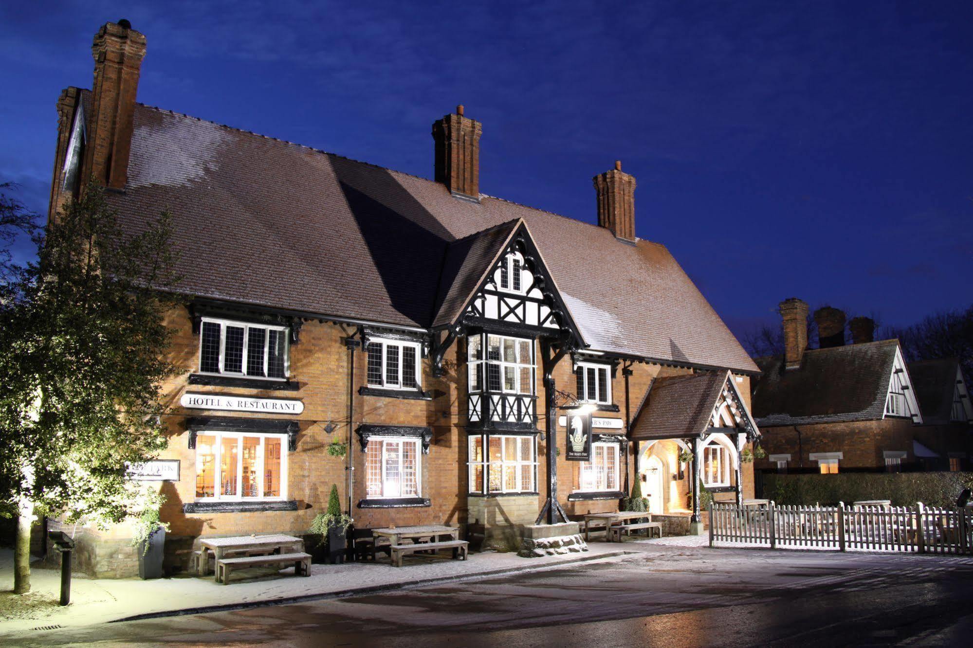Hotel The Bear'S Paw Warmingham Exteriér fotografie The Old Mill at night