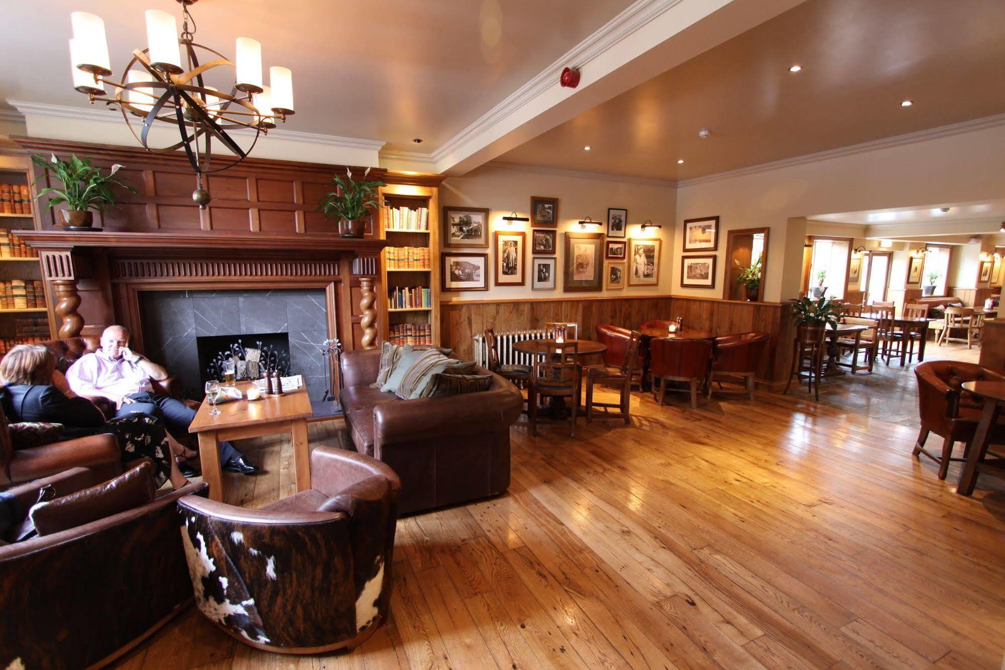 Hotel The Bear'S Paw Warmingham Exteriér fotografie Interior of the restaurant